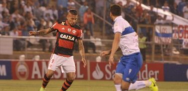 A Universidad Católica venceu o Flamengo por um a zero no último encontro das duas equipes