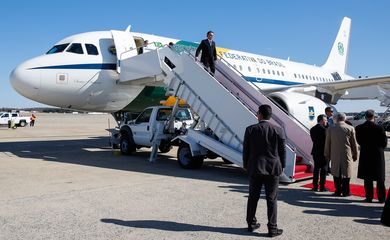 (Washington, DC - EUA 17/03/2019) Presidente da República Jair Bolsonaro, desembarca na Base Aérea de Andrews.
Foto: Isac Nóbrega/PR