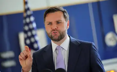 U.S. Vice President JD Vance delivers remarks at the Wilshire Federal Building in Los Angeles, California, U.S., June 20, 2025. Reuters/Daniel Cole/Proibida reprodução