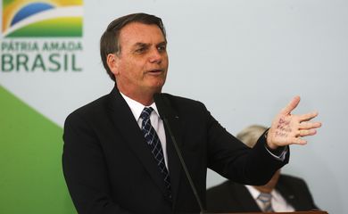 O presidente Jair Bolsonaro,participam do lançamento do programa Médicos pelo Brasil, no Palácio do Planalto. 