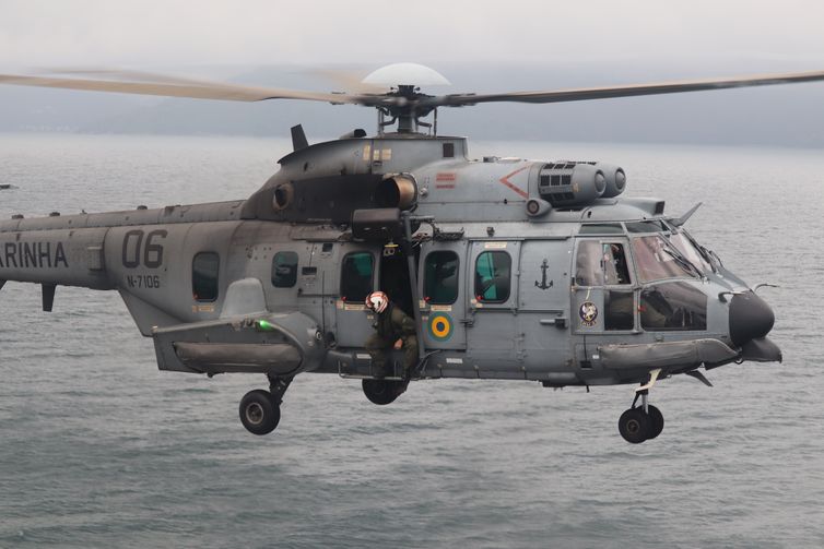 Operação Poseidon 2020, reuniu cerca de mil militares das três Forças, no Rio de Janeiro, com apoio do Porta-Helicópteros Atlântico