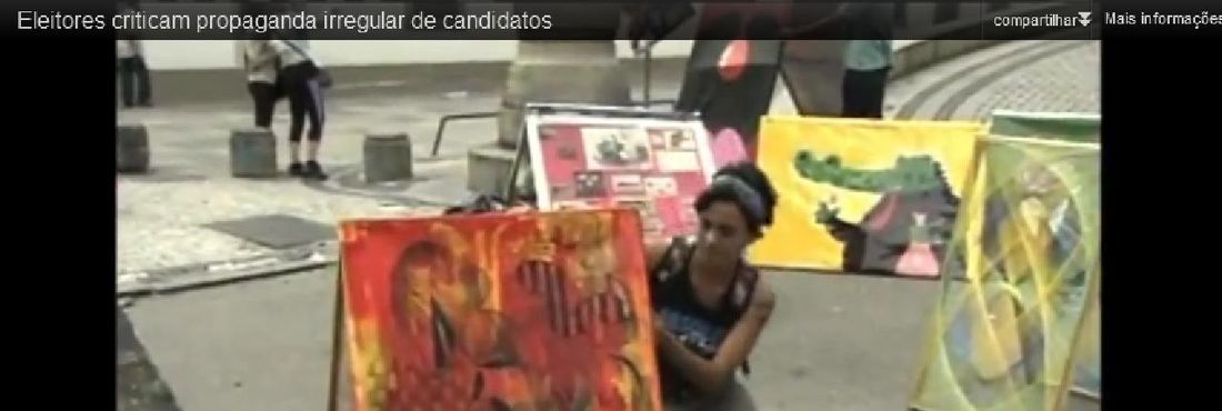 Intervenção urbana realizada no Rio transformou peças de propaganda eleitoral irregular em obra de arte