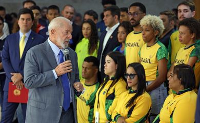 Brasília (DF), 11/07/2024 - O presidente Luiz Inácio Lula da Silva participa de encontro com atletas paralímpicos e olímpicos brasileiros, no Palácio do Planalto. Foto: José Cruz/Agência Brasil