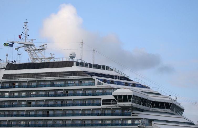 Another 230 Crew Members Leave Costa Fascinosa Anchored In Brazil Agencia Brasil