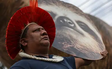 Brasília (DF), 14/10/2025 - Indígenas fazem protesto em frente ao prédio onde está sendo realizada a Pré-Cop30. Foto: Marcelo Camargo/Agência Brasil