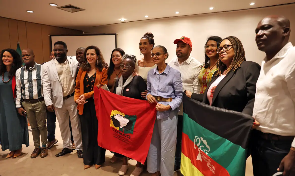 Antonio Cruz/Agência Brasil Brasília (DF), 29/05/2025 - A ministra do Meio Ambiente, Marina Silva, e a ministra de Igualdade Racial, Anielle Franco, participam de encontro com lideranças afrodescendentes da América Latina e do Caribe para entregar formalmente ao Itamaraty suas propostas políticas e institucionais para a COP30, que será realizada em Belém (PA). Foto: Antonio Cruz/Agência Brasil