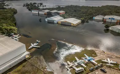 Porto Alegre (RS), 25/05/2024 -  Aeroporto Salgado Filho (POA) continua alagado pelas enchentes que atinge o estado.
Foto: Rafa Neddermeyer/Agência Brasil