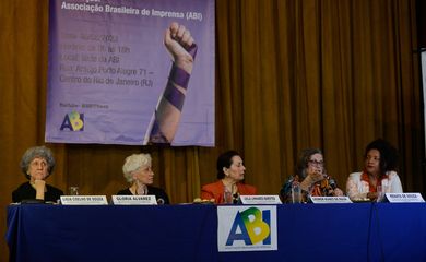 Rio de Janeiro (RJ), 30/08/2023 – Mesa de debate do evento 48 Anos de Ousadia Feminista, ecos do seminário da ONU-ABI 1975, na sede da Associação Brasileira de Imprensa (ABI), no centro da capital fluminense. Foto: Tomaz Silva/Agência Brasil
