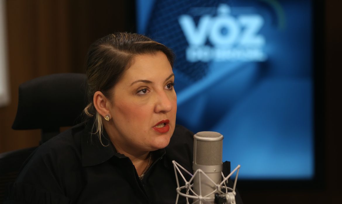 A presidente da Caixa, Daniella Marques Consentino, é a entrevistada do programa A Voz do Brasil