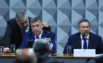 Brasília - 23/10/2025 - Reunião da Comissão Parlamentar Mista de Inquérito (CPMI) do INSS  para tomar depoimentos do ex-procurador-geral do Instituto Nacional do Seguro Social (INSS) Virgílio Antônio Ribeiro de Oliveira Filho.  Foto: Lula Marques/ Agência Brasil.