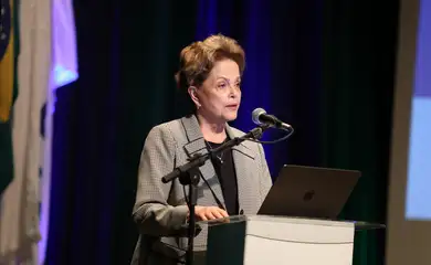 Rio de Janeiro (RJ), 09/07/2025 – A presidenta do Novo Banco de Desenvolvimento (NDB), Dilma Rousseff durante seminário A transição energética e a sustentabilidade do futuro, no Banco Nacional de Desenvolvimento Econômico e Social (BNDES), no centro da capital fluminense. Foto: Tomaz Silva/Agência Brasil