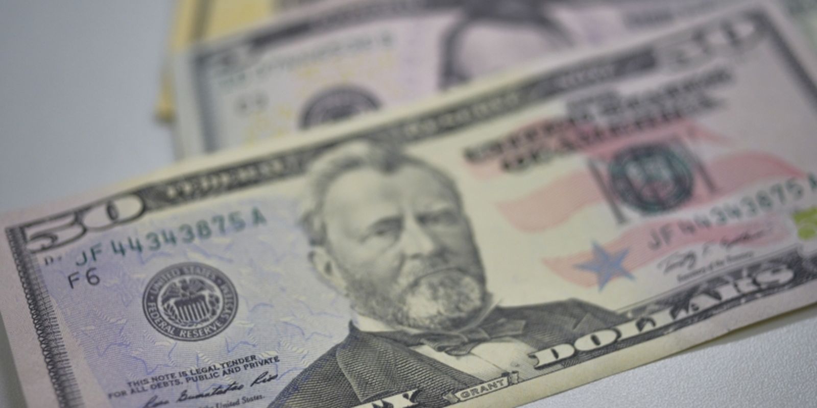 Dólar sobe para R$ 5,23 com temores sobre juros nos Estados Unidos