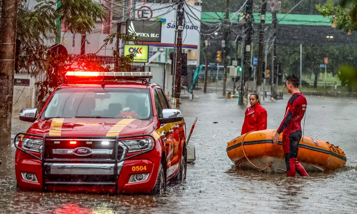 Porto Alegre (RS), 23/05/2024 – CHUVAS/ RS - ENCHENTES - Volta a chover forte em Porto Alegre. 
Foto: Rafa Neddermeyer/Agência Brasil