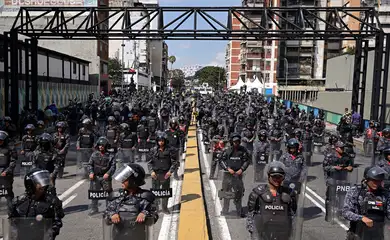 Members of Venezuela’s National Bolivarian Police stand in formation during a military exercise, in Caracas, Venezuela January 23, 2025. Reuters/Gaby Oraa/Proibida reprodução