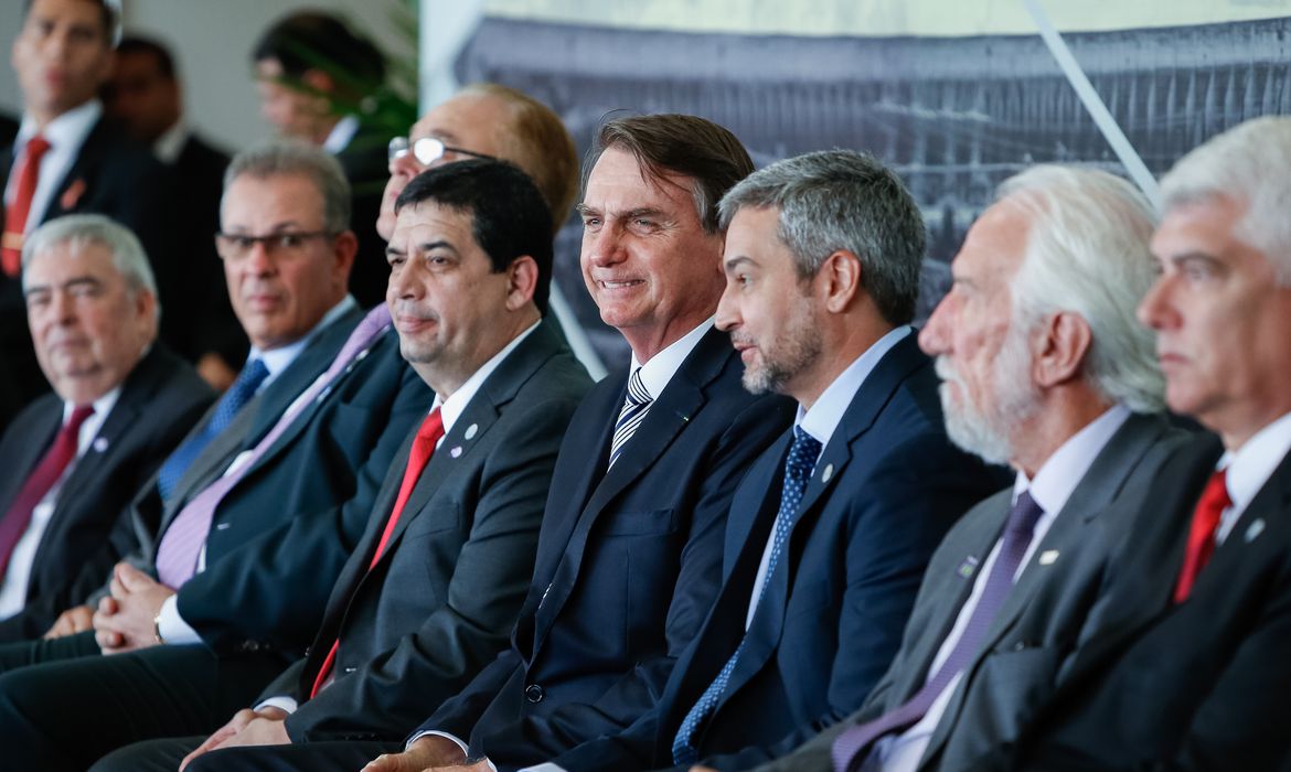 O presidente Jair Bolsonaro durante cerimônia de posse do General Joaquim Silva e Luna, como diretor-geral brasileiro da Itaipu Binacional.