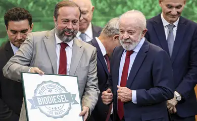 Brasília (DF), 25/06/2025 - O presidente Luiz Inácio Lula da Silva e o ministro de Minas e Energia, Alexandre Silveira, participam de evento após a 2ª reunião extraordinária do Conselho Nacional de Política Energética (CNPE), no Ministério de Minas e Energia (MME). Foto: Marcelo Camargo/Agência Brasil