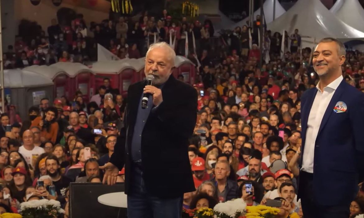 Candidato participou de comício em Porto Alegre