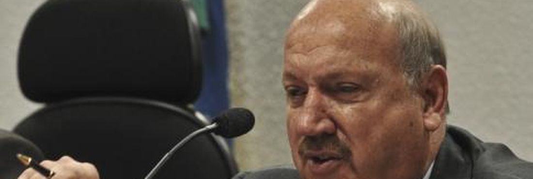 Senador Luiz Henrique, relator da Medida Provisória do Código Florestal (MP 571/2012)