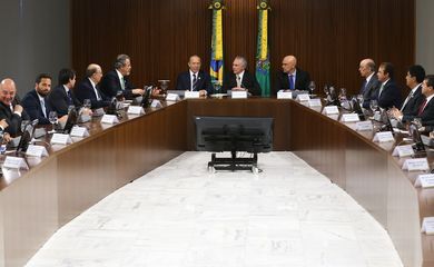 Brasília - Michel Temer coordena primeira reunião com sua equipe após tomar posse na Presidência da República (Valter Campanato/Agência Brasil)