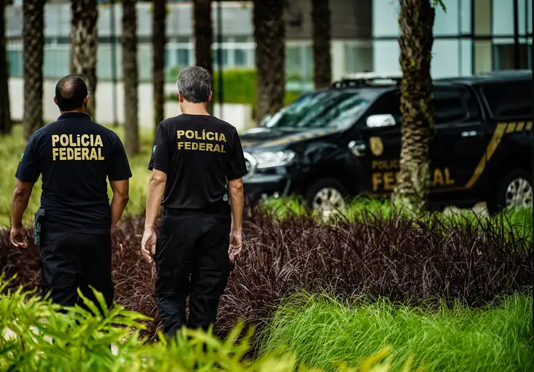 Brasília (DF), 22/02/2024, Movimentação de Policiais Federais, em frente ao  Prédio da Polícia Federal em Brasília.  Foto: Rafa Neddermeyer/Agência Brasil