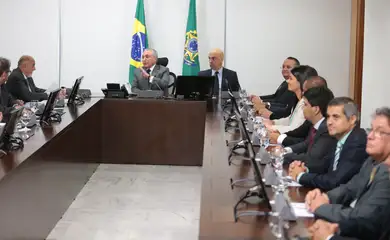 Brasília - O presidente Michel Temer e o ministro da Justiça, Alexandre de Moraes, participam de reunião com governadores de vários estados  (José Cruz/Agência Brasil)