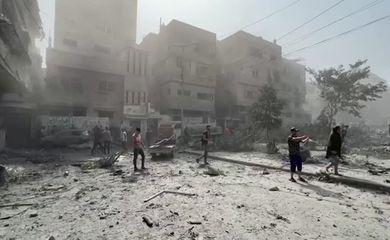 2311WD-ISRAEL-PALESTINIANS_GAZA_CITY_AFTERMATH_O_