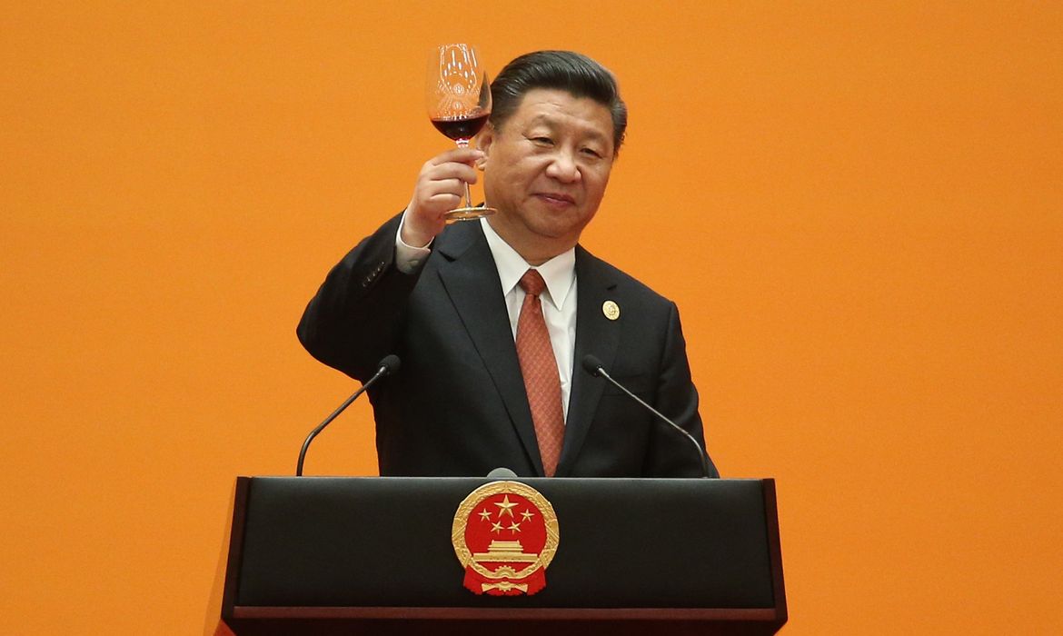 O presidente chinês Xi Jinping disse que a iniciativa chinesa de reativar o trajeto da milenar Rota da Seda,  vai beneficiar as pessoas em todo o mundo