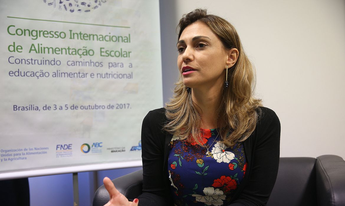 Brasília - Entrevista com a Coordenadora-Geral do FNDE, Karine Santos, durante o Congresso Internacional de Alimentação Escolar (Antonio Cruz/ Agência Brasil)