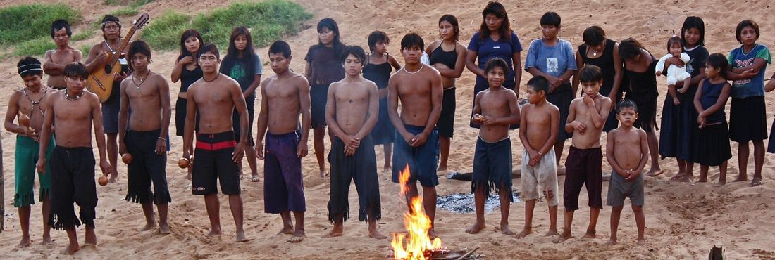indígenas Guarani Paraguai cerimonia