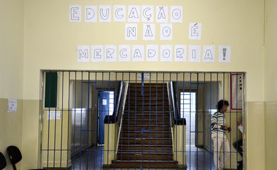 Anapolis/GO - Alunos ocupam o Colegio Estadual Antesina Santana (Valter Campanato/Agência Brasil)