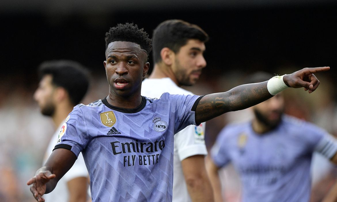 Vinícius Jr. durante partida do Real Madrid contra o Valencia pelo Campeonato Espanhol