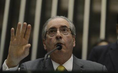 Brasília - Presidente da Câmara dos Deputados, Eduardo Cunha, durante sessão extraordinária para discussão e votação de diversos projetos (Valter Campanato/Agência Brasil)