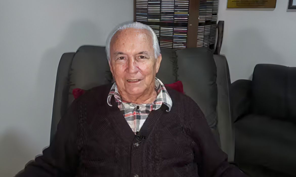 Brasília (DF), 20/04/2025 - Roberto Antônio Cera, o Cerinha, idealizador e fundador do Salão Internacional de Humor de Piracicaba, morreu nesse sábado (20) aos 85 anos. A informação foi confirmada hoje (20) pela Secretaria de Cultura de Piracicaba (SP) e também pelas redes sociais do Salão de Humor e do próprio Cerinha.
Foto:  Rafael Bitencourt/Tempo D Comunicação e Cultura