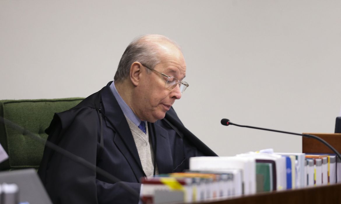 O ministro do STF, Celso de Melo durante o julgamento dos processos contra José Serra e Aécio Neves.