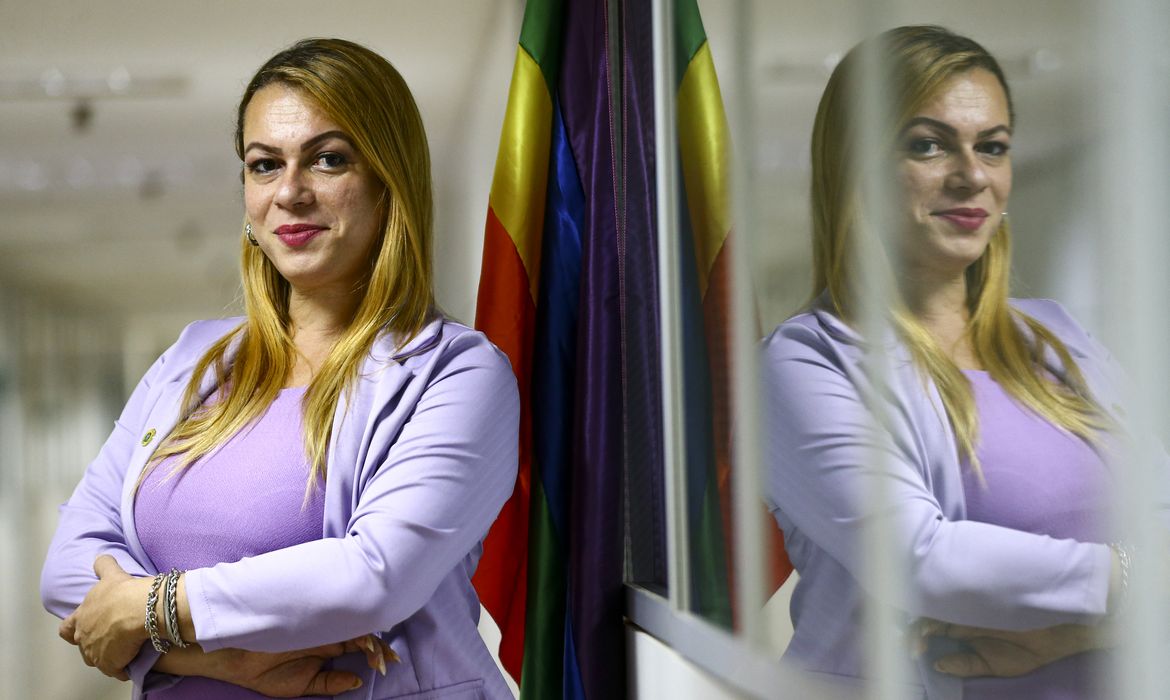 A Secretária Nacional LGBTQIA+ do Ministério dos Direitos Humanos, Symmy Larrat.