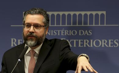 O ministro das Relações Exteriores, Ernesto Araújo, durante entrevista coletiva, no Palácio Itamaraty, fala sobre a situação política da Venezuela.