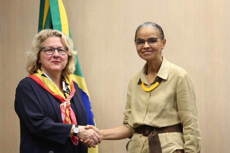 A ministra do Meio Ambiente e Mudança do Clima, Marina Silva, e a ministra Federal da Cooperação Econômica e Desenvolvimento da Alemanha, Svenja Schulze,