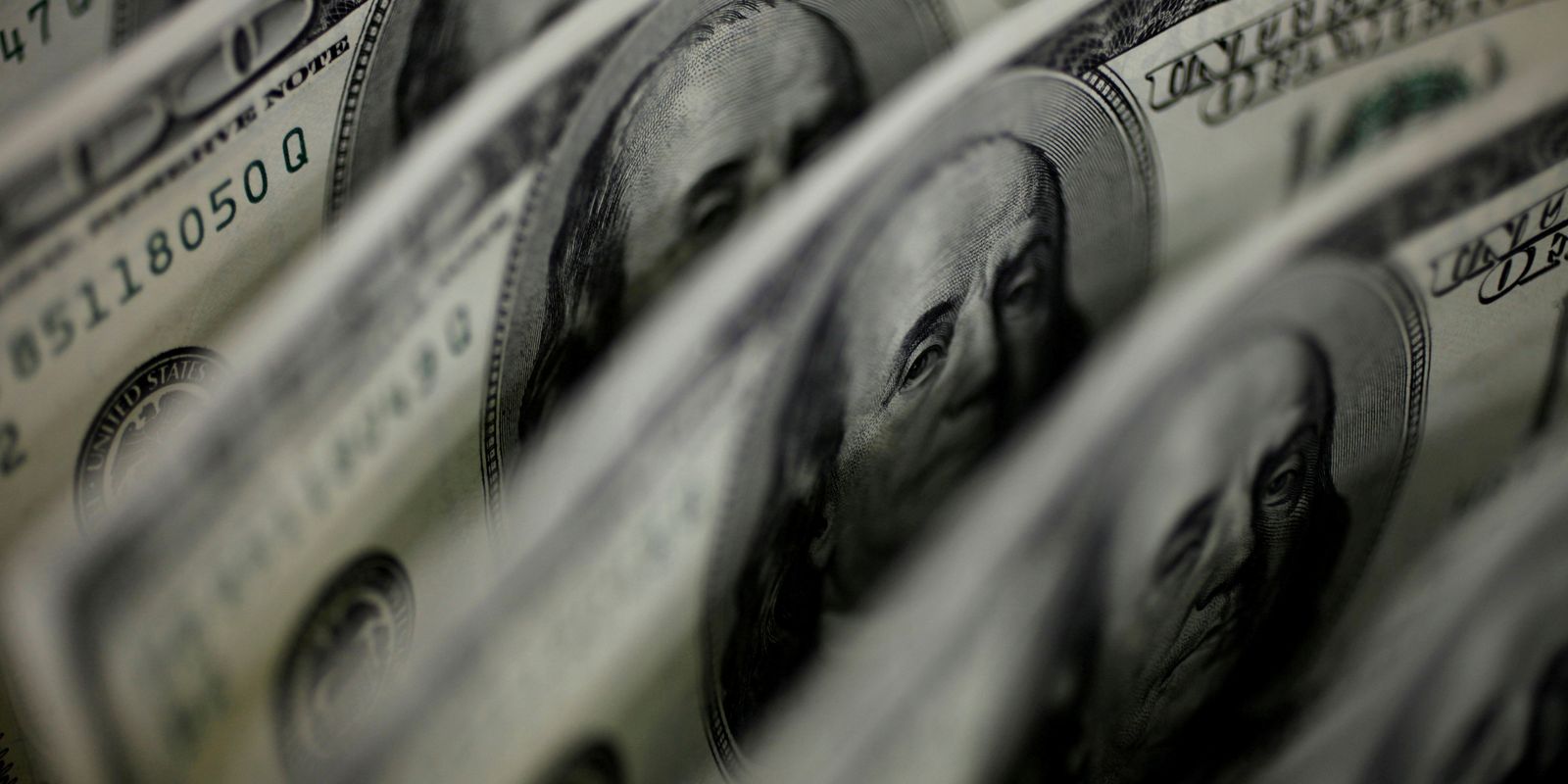 Contas externas têm saldo negativo de US$ 2,4 bilhões em fevereiro
