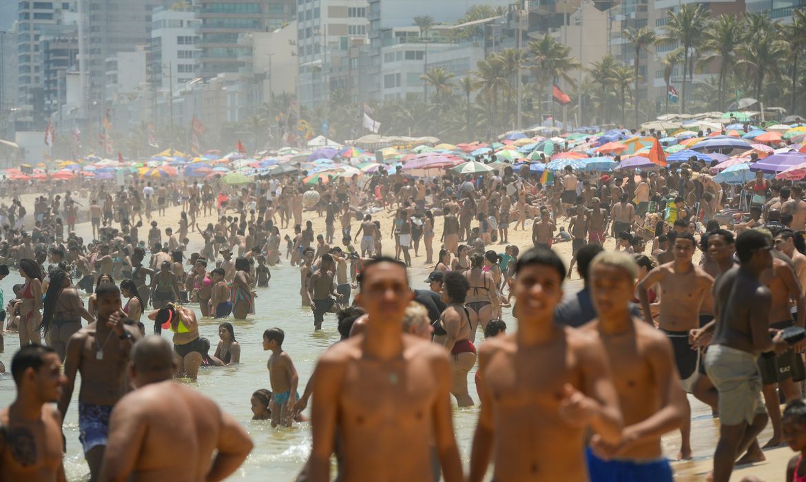 MPF pede ao Supremo para proibir apreensão de adolescentes no Rio