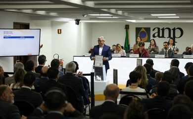 Rio de Janeiro (RJ), 07/10/2026 – Propostas são entregues durante a sessão pública do 4º Ciclo da Oferta Permanente de Partilha da Produção (OPP4), na sede da Agência Nacional do Petróleo, Gás Natural e Biocombustíveis (ANP), no centro do Rio de Janeiro. Foto: Tomaz Silva/Agência Brasil