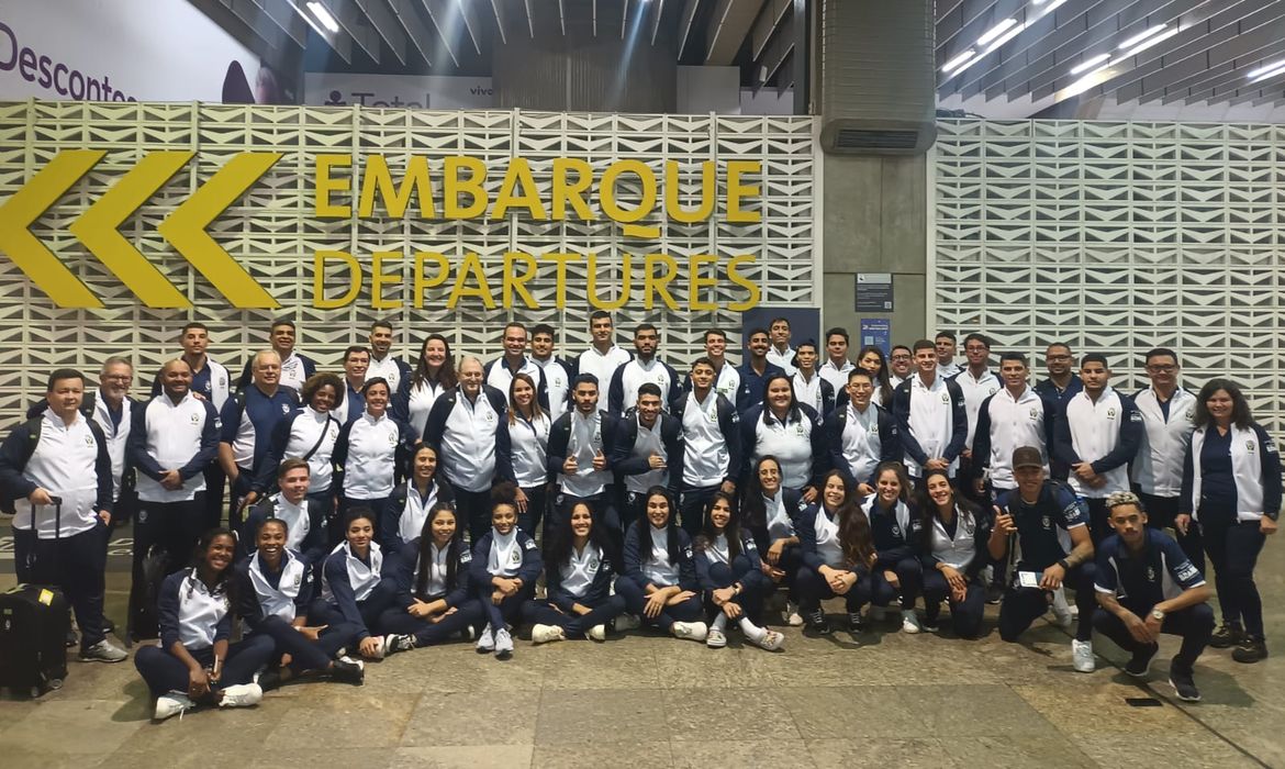 Embarqueem SP delegação brasileira rumo à Chengdou, na China, para os Jogos Mundiais Universitários - em 25/07/2023 - dia 2 (reportagem Maurício Costa) 