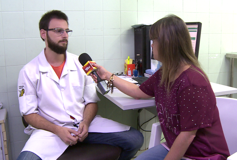Fernanda Honorato entrevista o veterinário Renato Santos Milito. Ele atende na ONG APASFA, que acolhe animais com e sem deficiência
