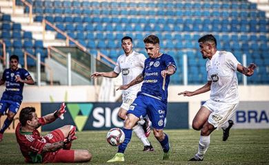 Lucas Almeida/ADC Confiança bate Cruzeiro na Série B: 3 a 1