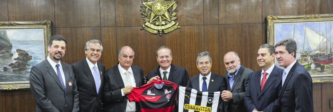 Presidente do Senado, Renan Calheiros (PMDB-AL) recebe representantes do Clube dos 13 (União dos Grandes Clubes do Futebol Brasileiro). O senador Jorge Viana (PT-AC) participa do encontro