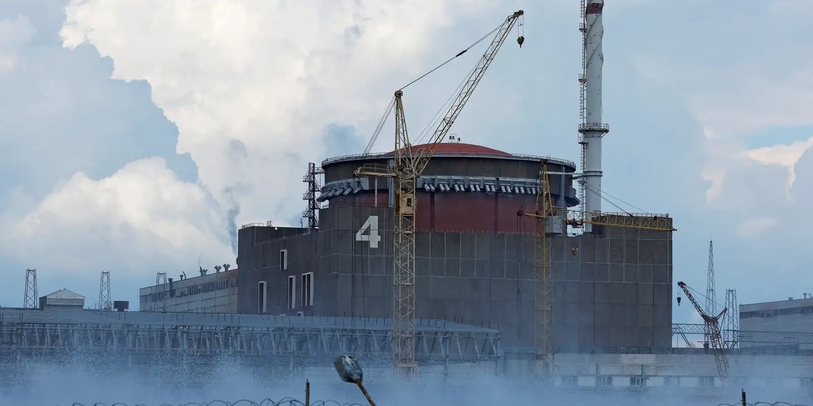 Central nuclear ucraniana é bombardeada neste sábado