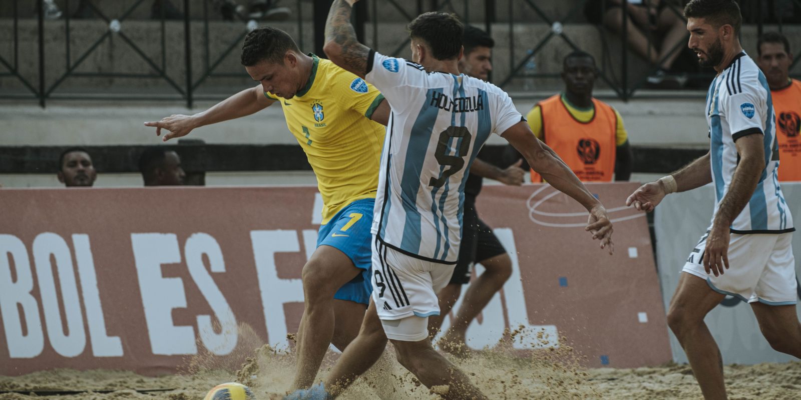 Brasil goleia Argentina na Copa América de beach soccer