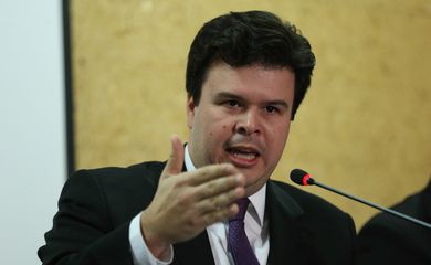 Brasília - O ministro de Minas e Energia, Fernando Coelho Filho, fala sobre a extinção da Reserva Nacional do Cobre e seus Associados (Fabio Rodrigues Pozzebom/Agência Brasil)