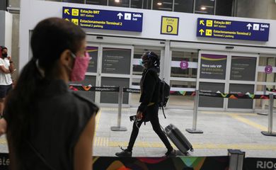 A passenger of the British Airways airline arrives at Galeao International airport, amid the coronavirus disease (COVID-19) outbreak in Rio de Janeiro