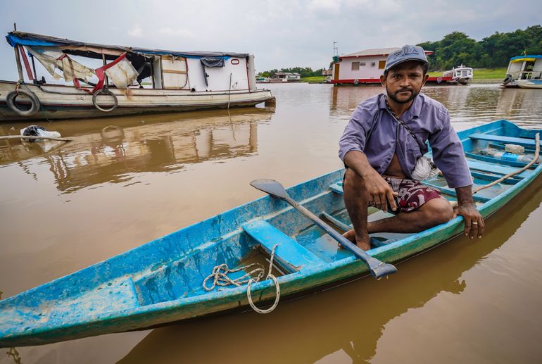 Manaus (AM), 20/11/2023,  Adriano Rodrigues, Pescador, fala sobre a seca que Manaus vem sofrendo,  a maior seca em 121 anos. Na Ponta da Piraiba.  Foto: Rafa Neddermeyer/Agência Brasil