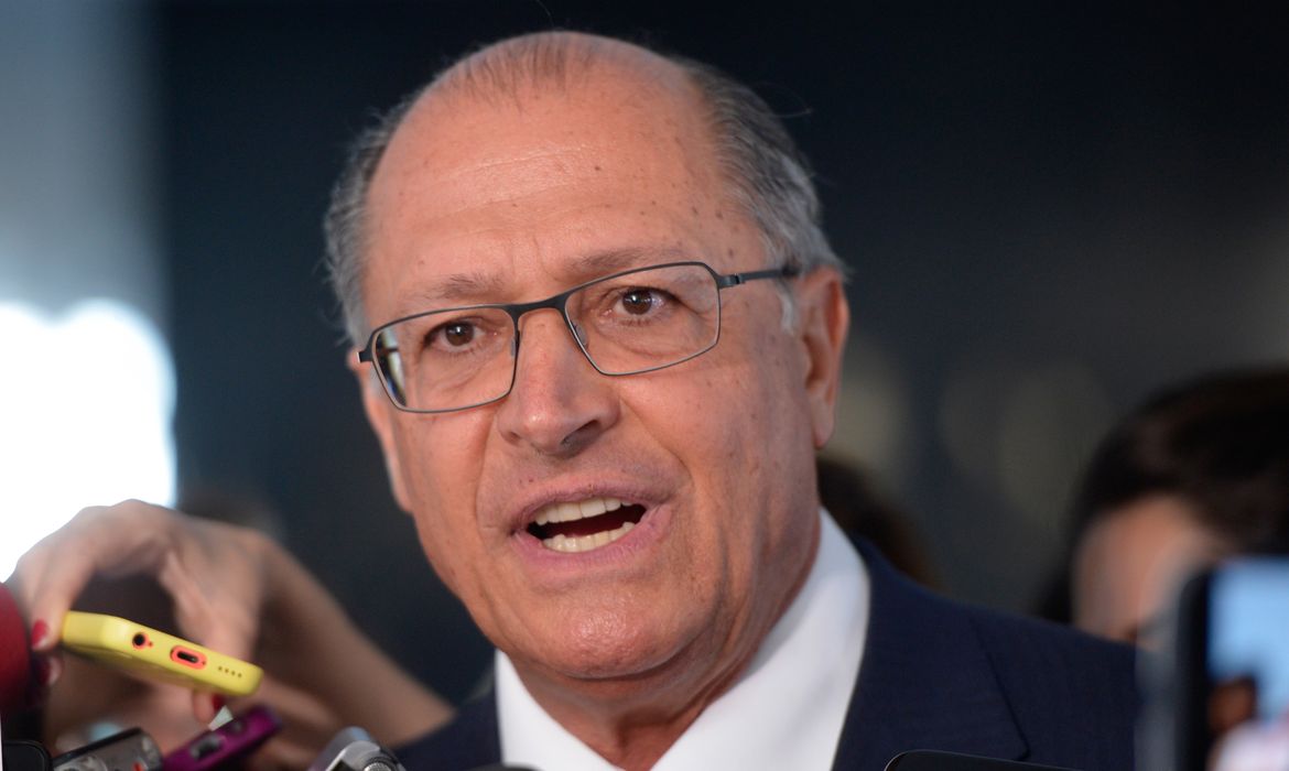 Alckmin vai pedir liberação da fosfoetanolamina à Anvisa | Agência Brasil